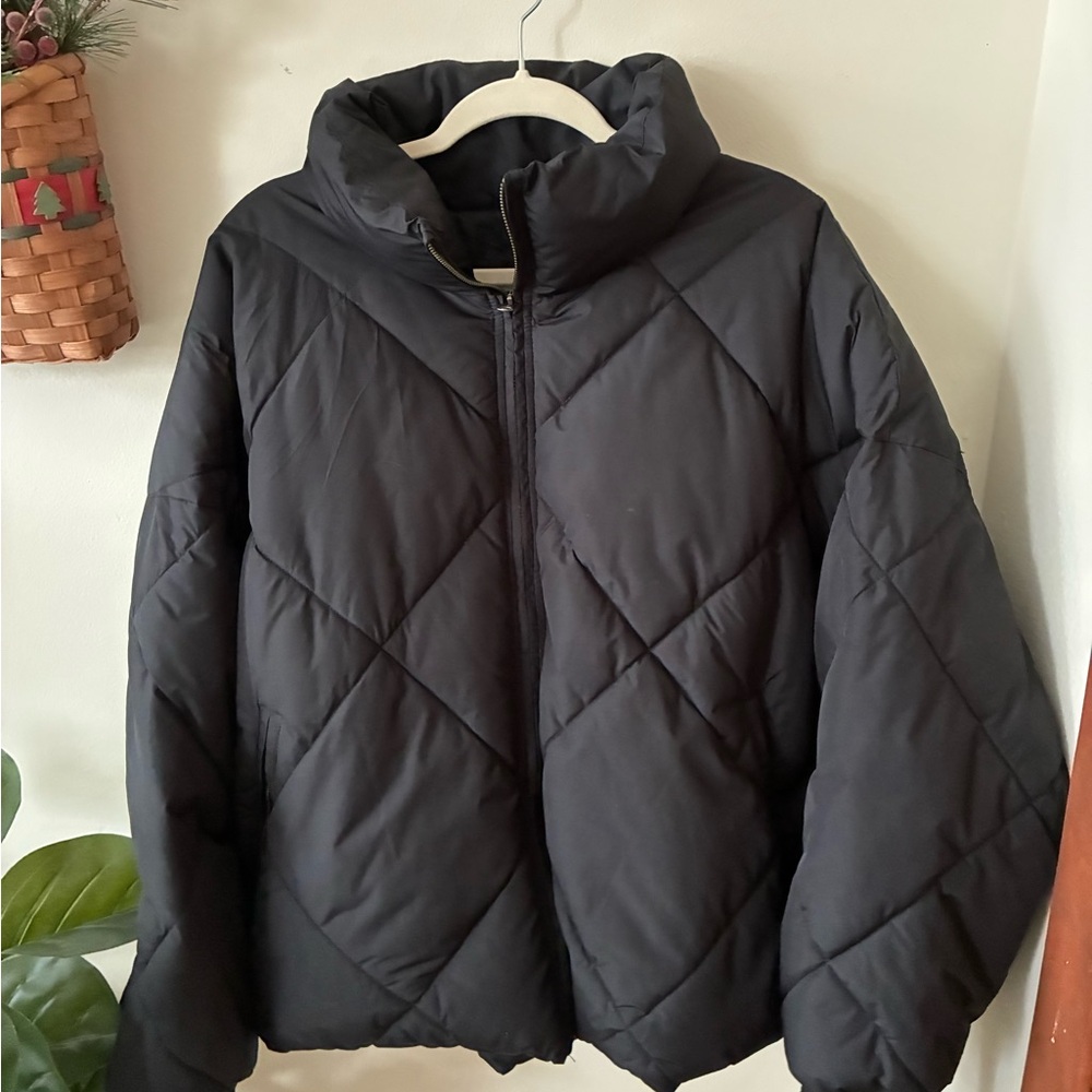 American Eagle Outfitters Cropped Black Puffer Coat